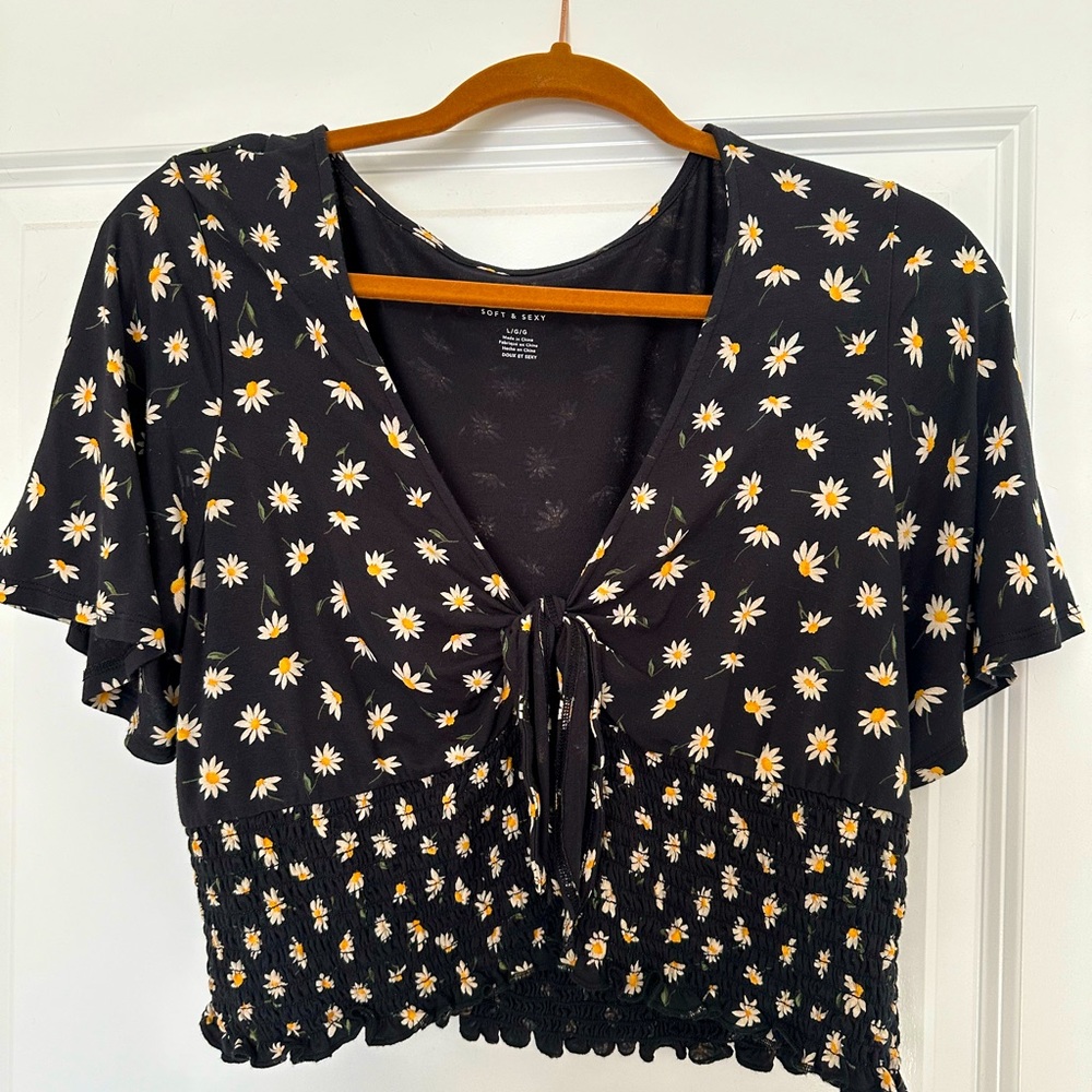 American Eagle - AE Floral Smocked Tie-Front T-Shirt